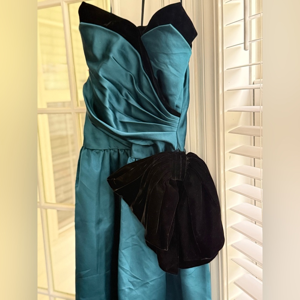 Oscar de la Renta Strapless Teal and Black Dress